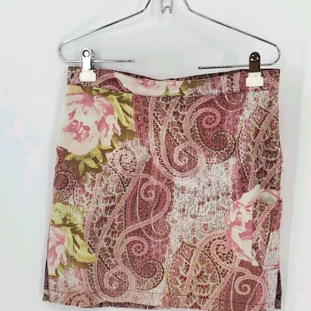 Ambiente, mini skirt, size 8.. Paisley‎ pink..adorable